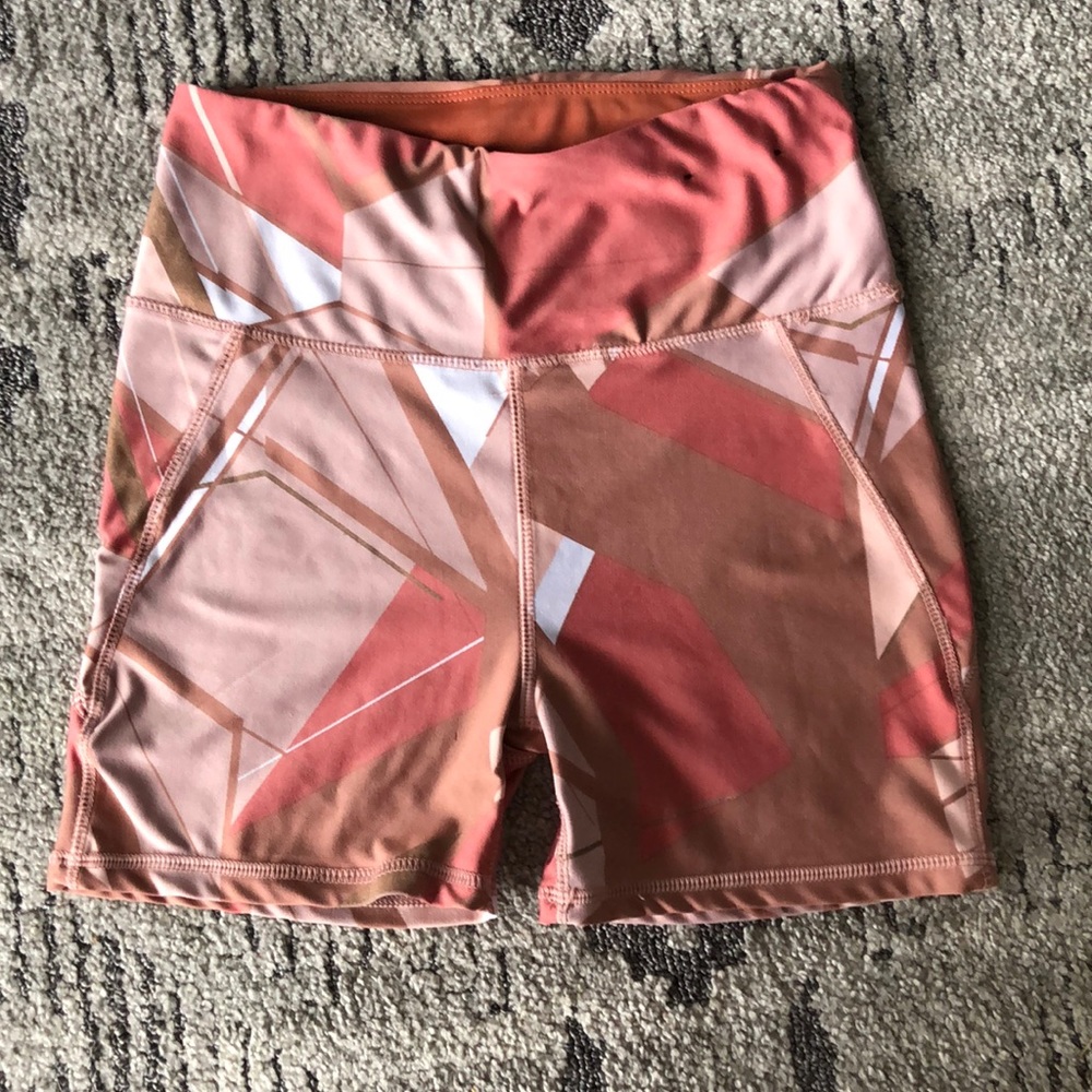 Cotton On Body Booty Accentuating Workout Shorts M